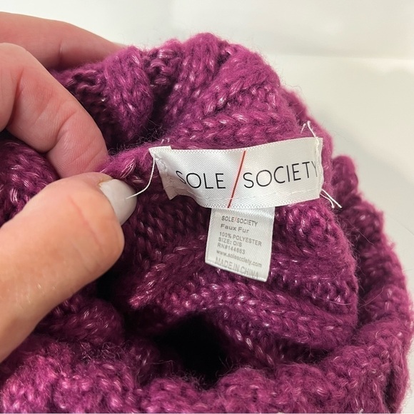 Sole society pompom hat - Picture 2 of 2